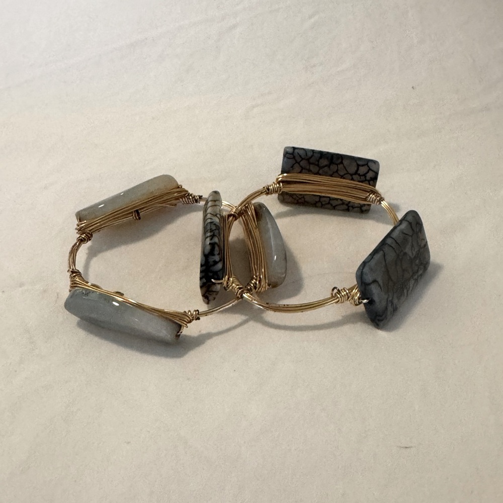 Elegant Gold Green and Black Speckled Stone Bracelets (2)